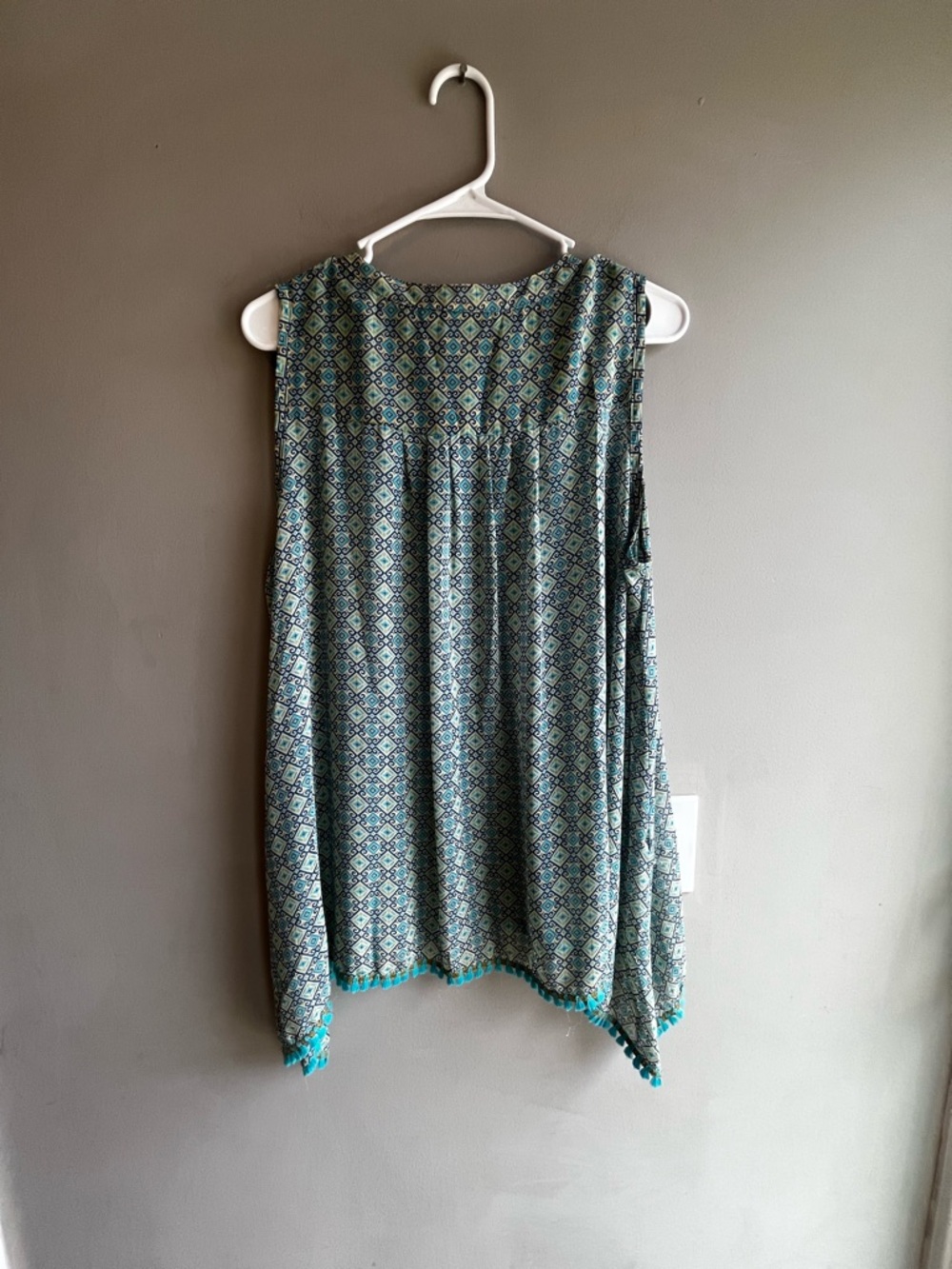 Ivy Jane Teal and Navy Geometric Tassel Tank Top Boho Medium - Picture 5 of 6